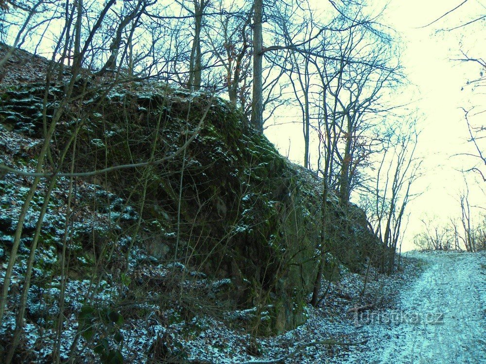 Vor dem Aussichtspunkt am Masaryk-Stein