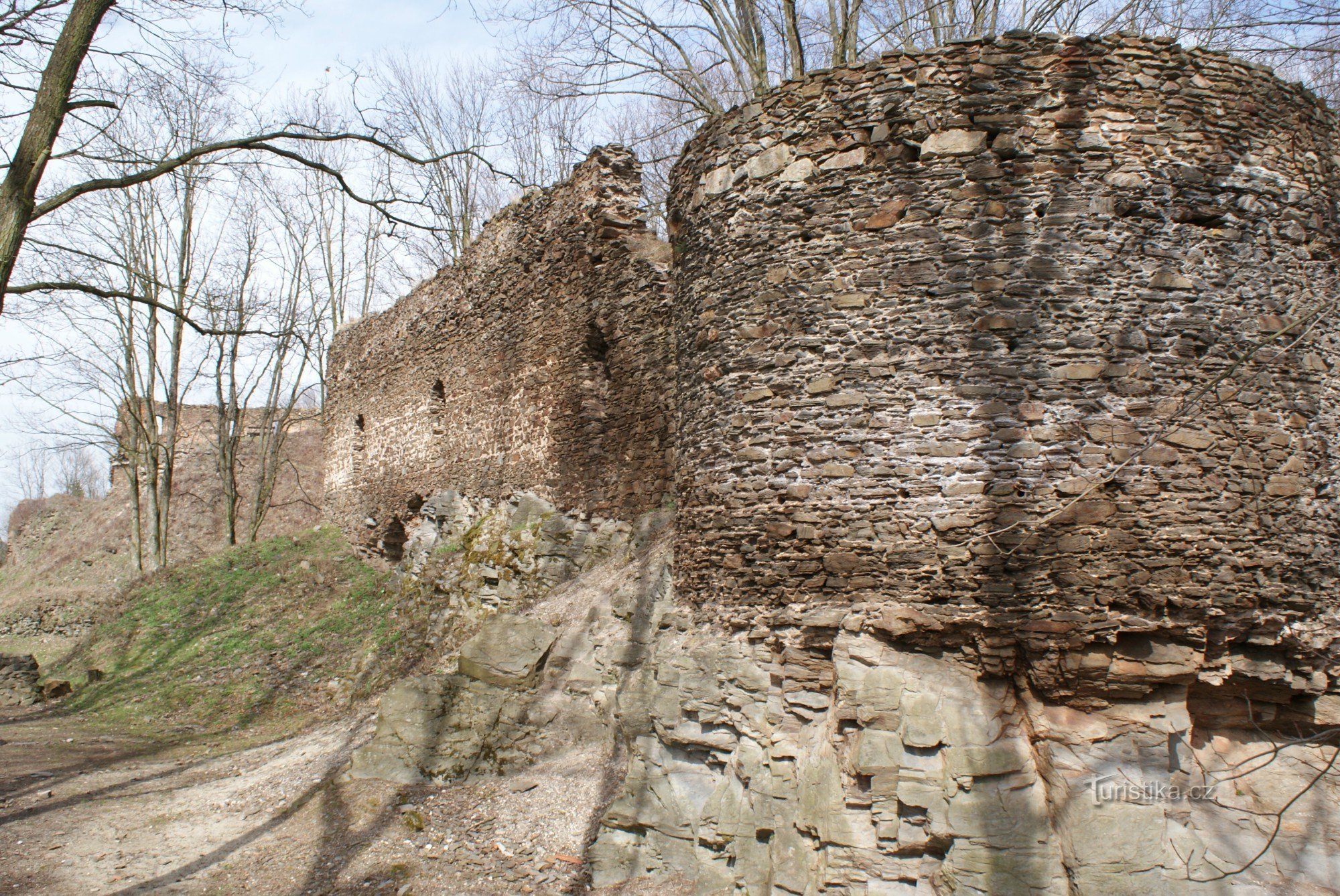 předhradí s baštou