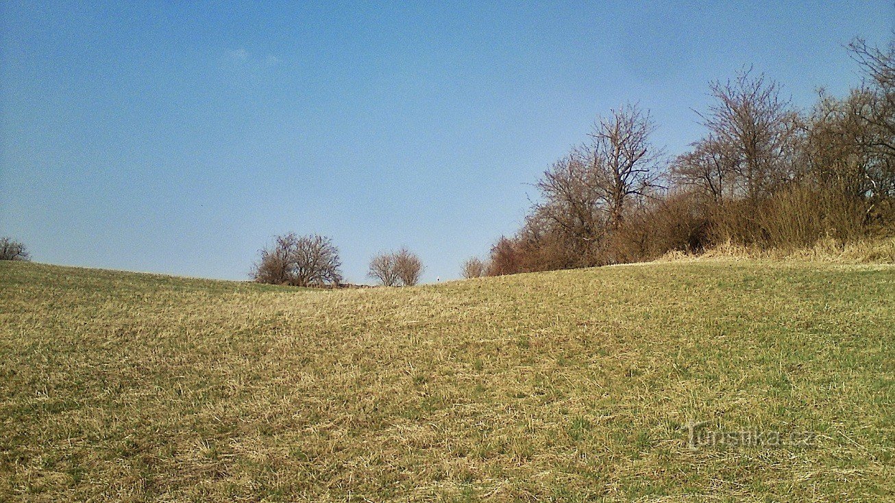 we zullen de hellingen van de Křemen-heuvel oversteken