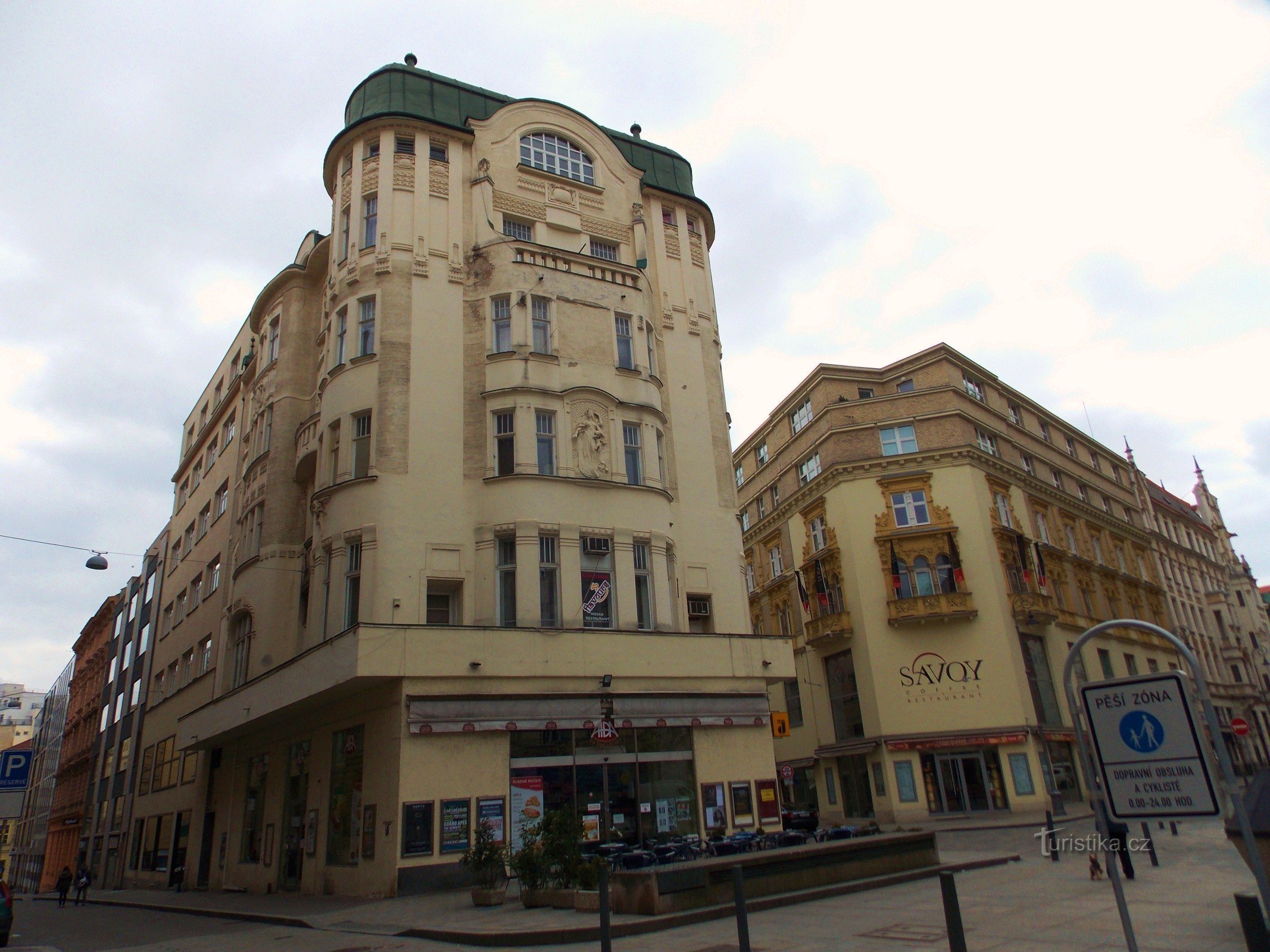 Across Jakubské náměstí in Brno