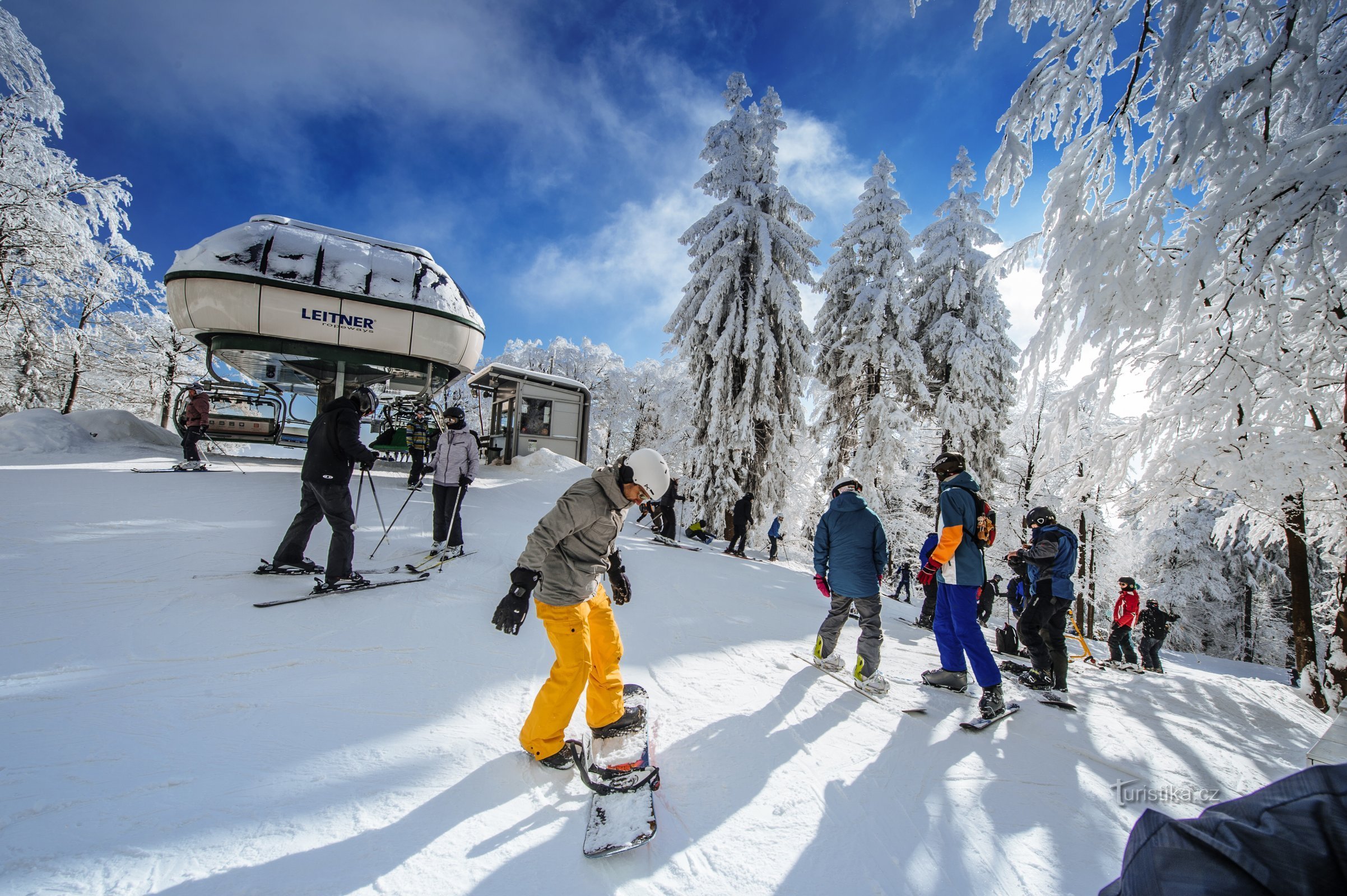 Meer dan acht kilometer piste op een gedeelde skipas? Dit is Buková Hora!