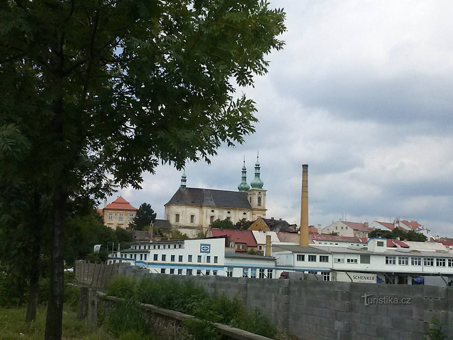 Chúng tôi đã đi qua lâu đài ở Duchcov và đang hướng đến đài quan sát Liptick...