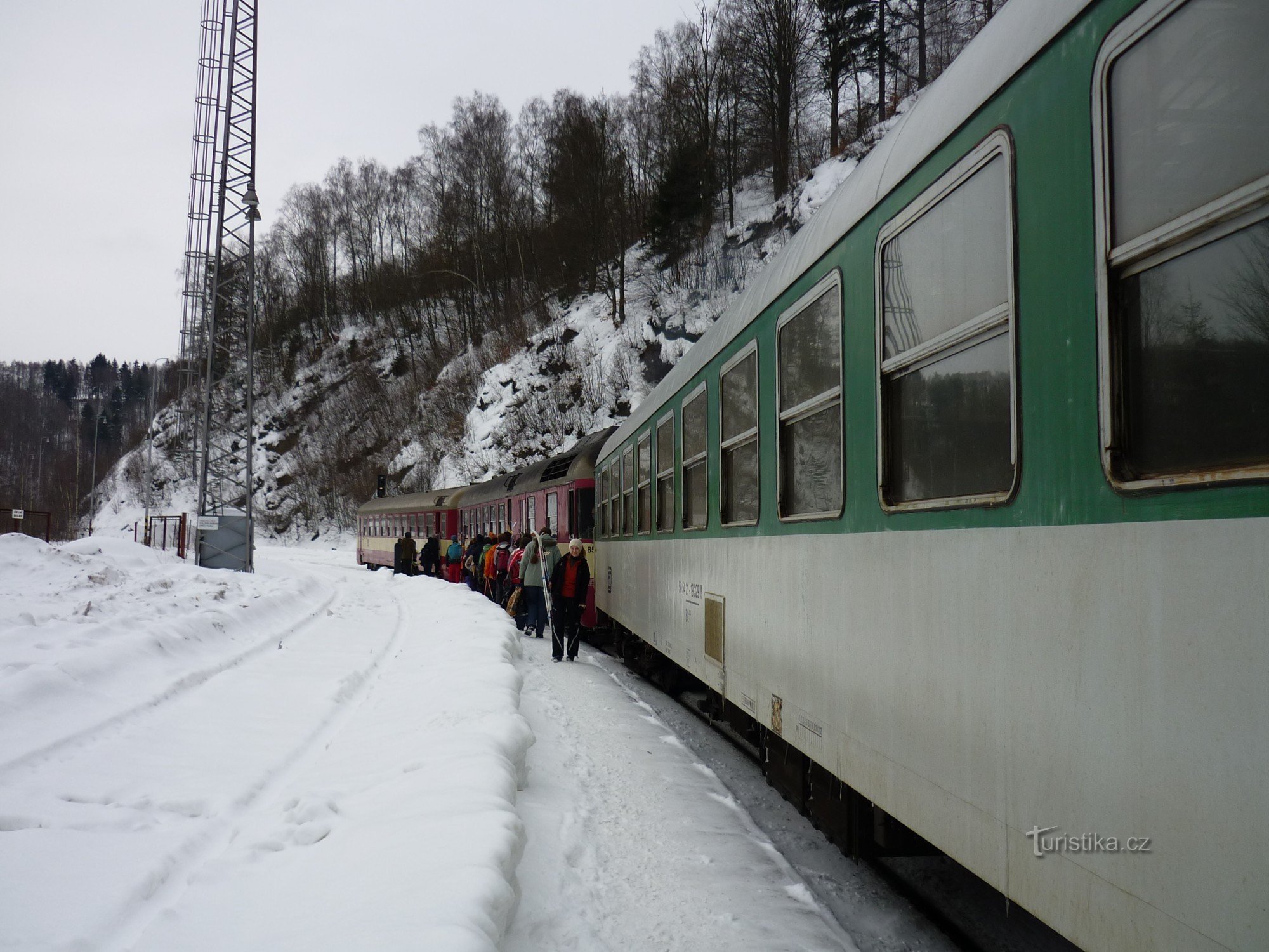 Přestup z vlaku na motoráček