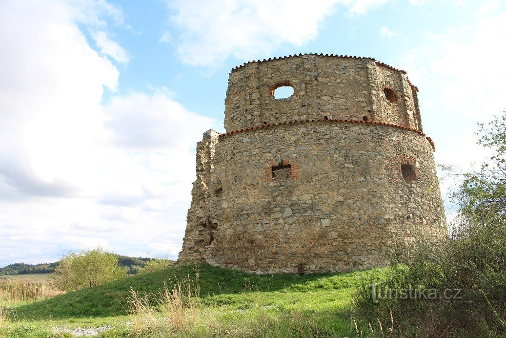 Přičovy, vista del molino desde el norte