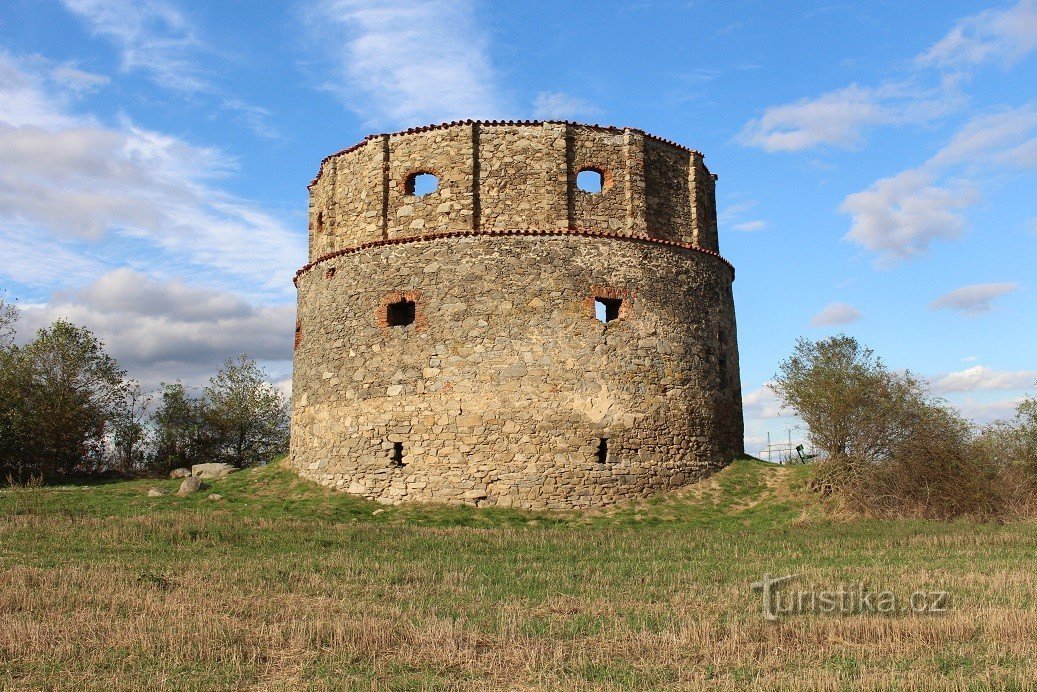 Перехрестя, вітряк