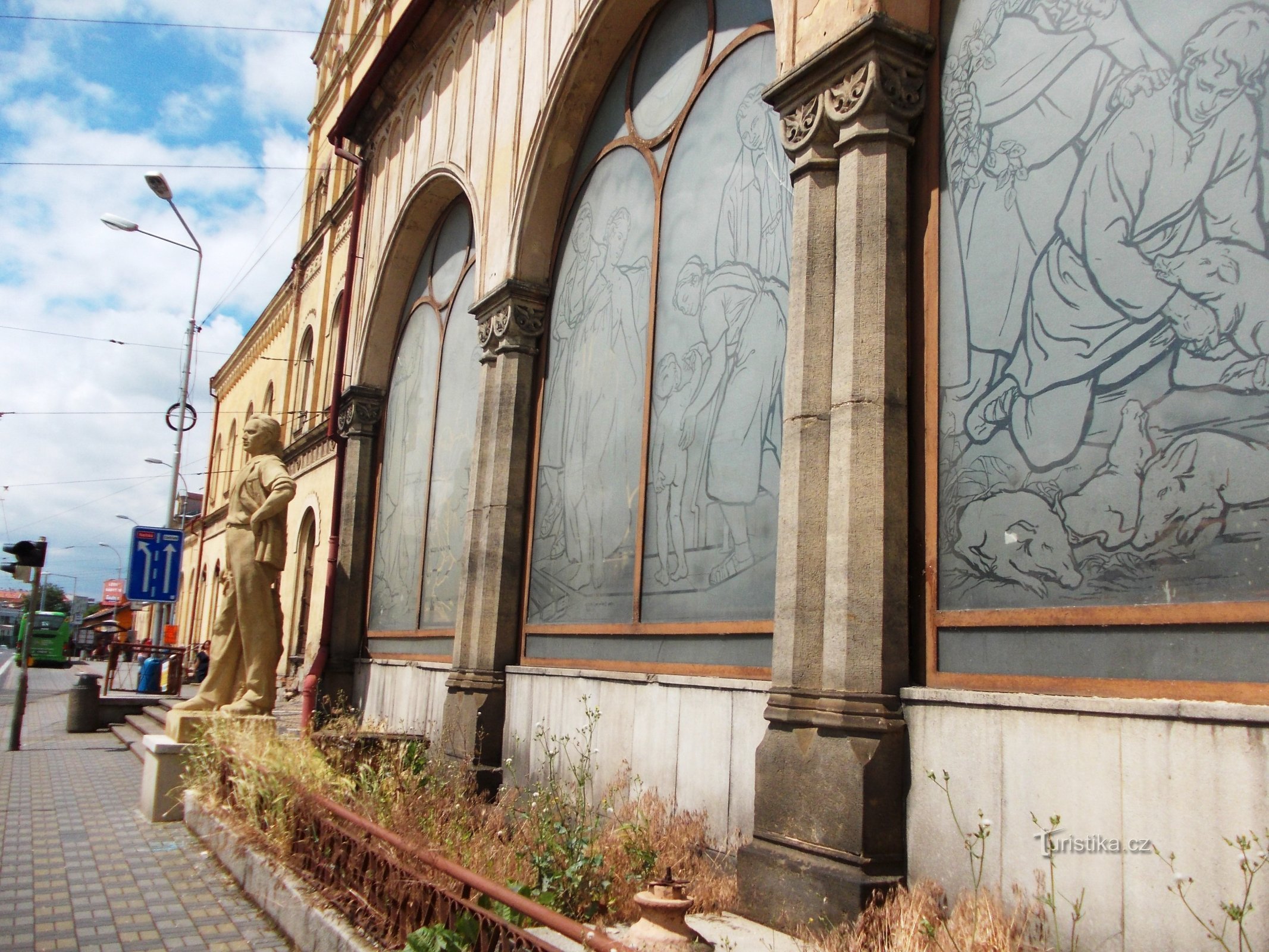 fachada do prédio da estação