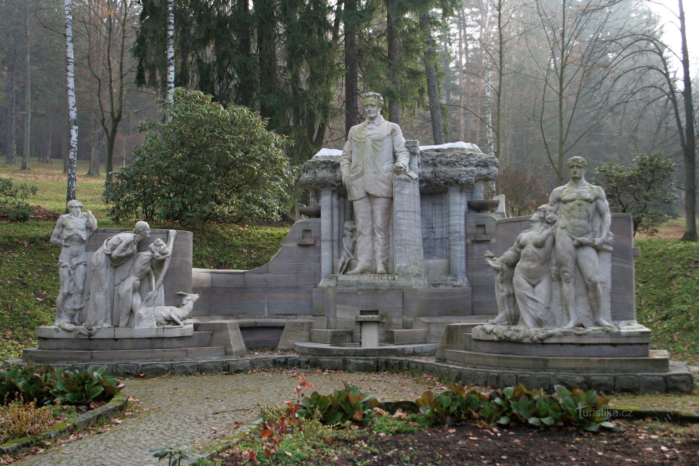 Priessnitz's monument in Smetana Sady