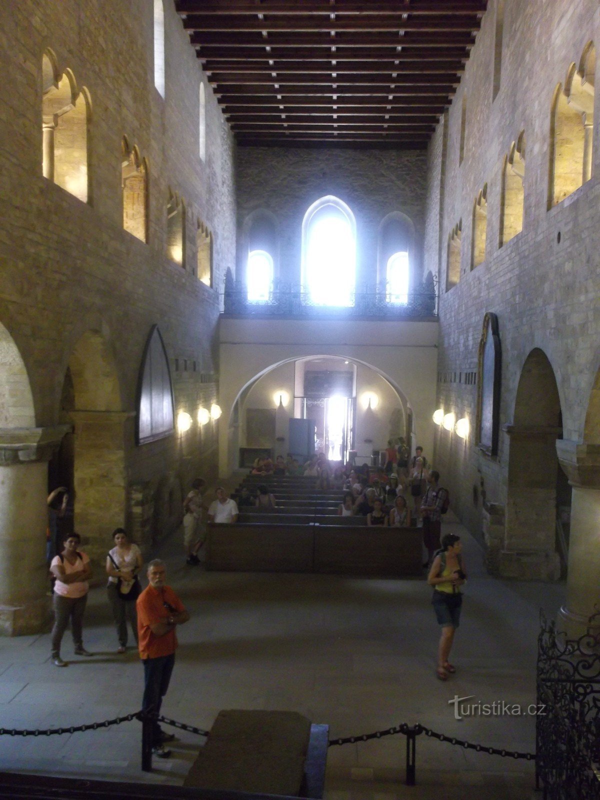 prostor glavne ladje bazilike