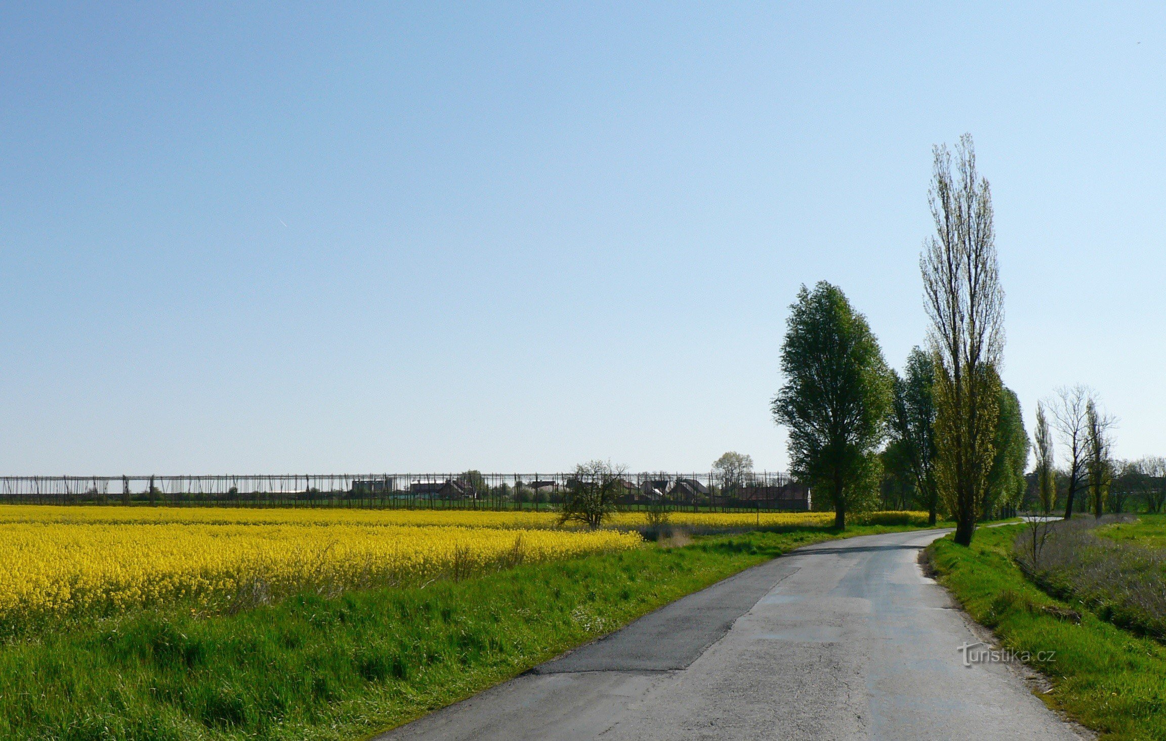 aankomst in Chrášťany vanuit Kneževsi