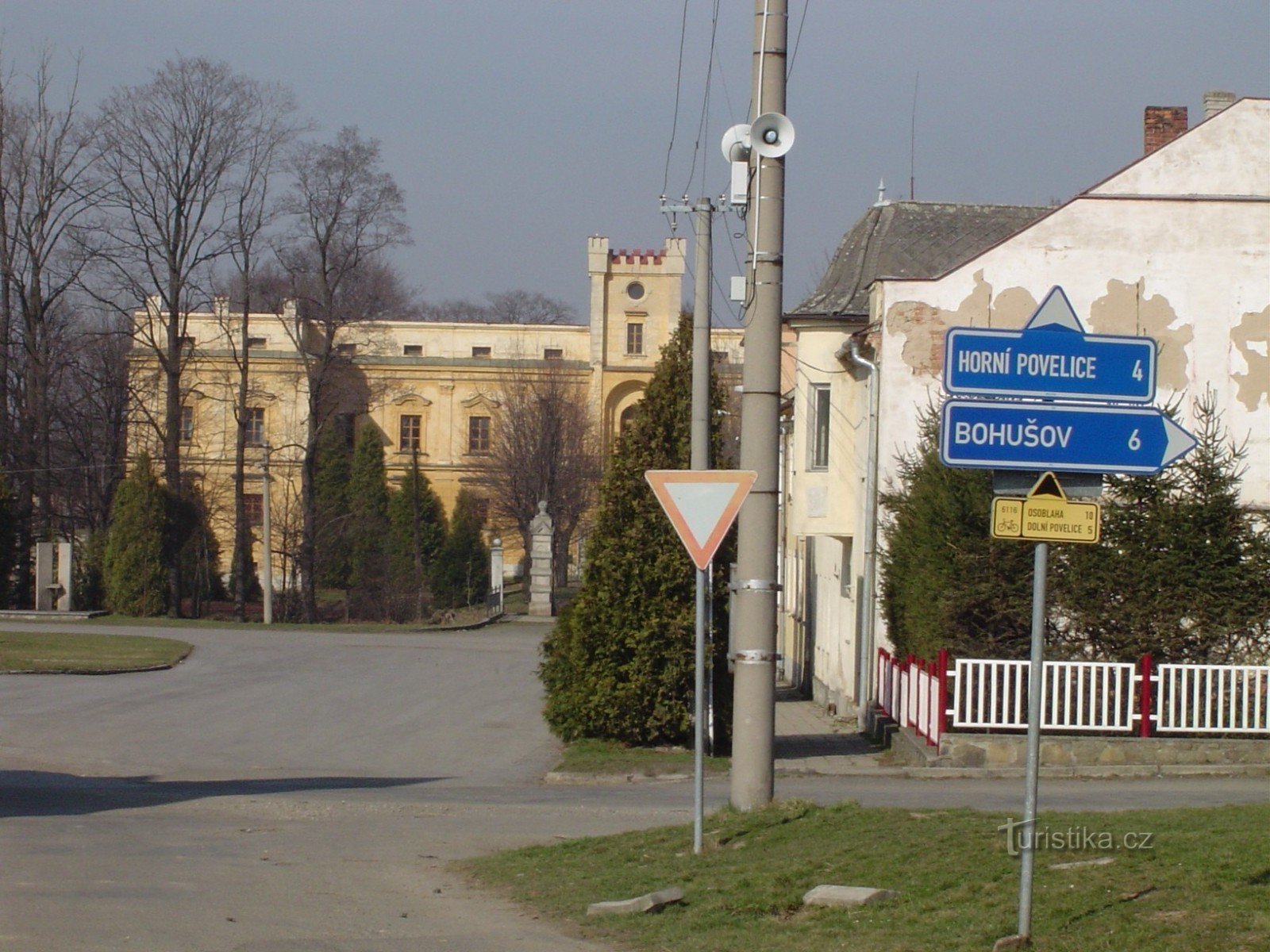 aankomst bij het kasteel