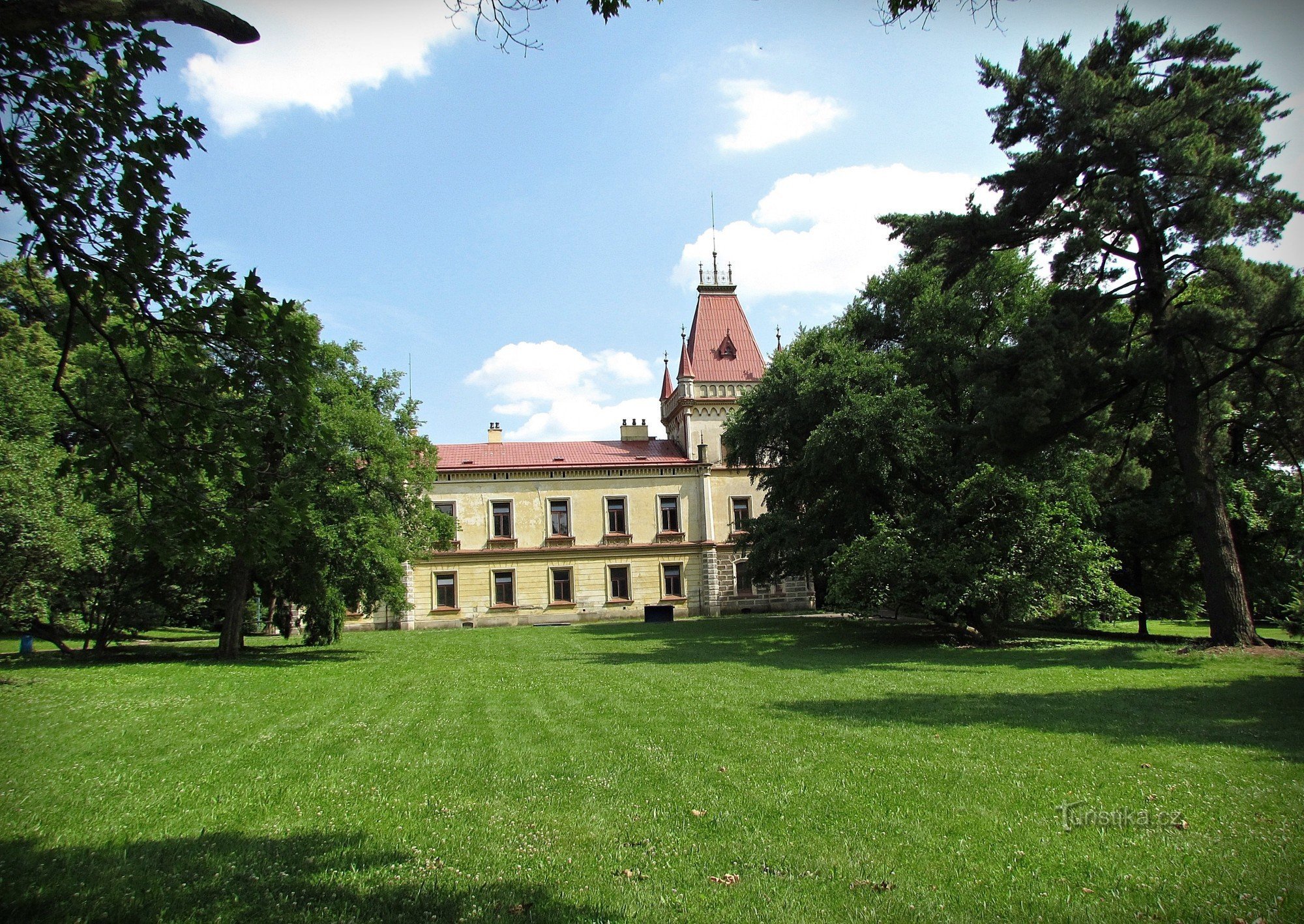 Přílepy - park zamkowy