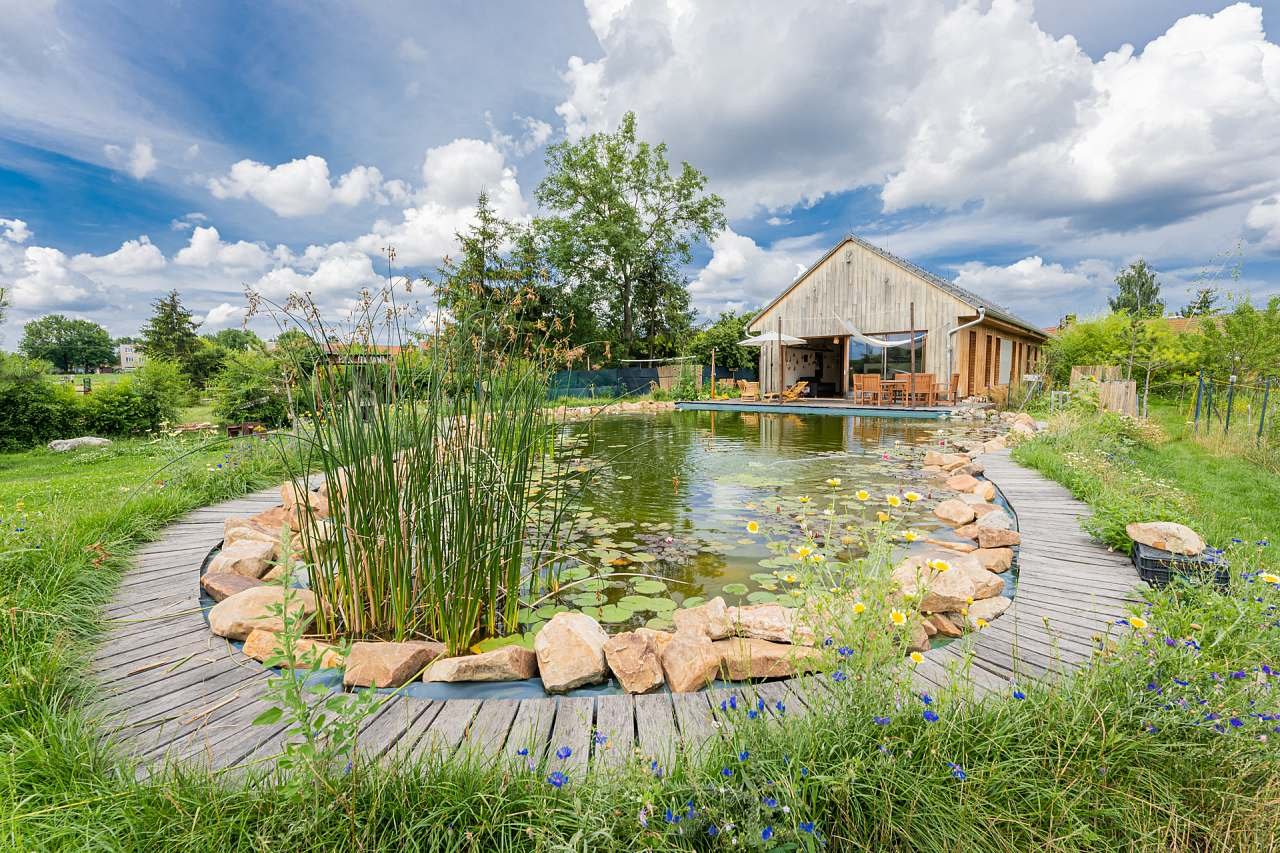 Casa natural no espírito de uma acomodação de baleia Central Bohemia