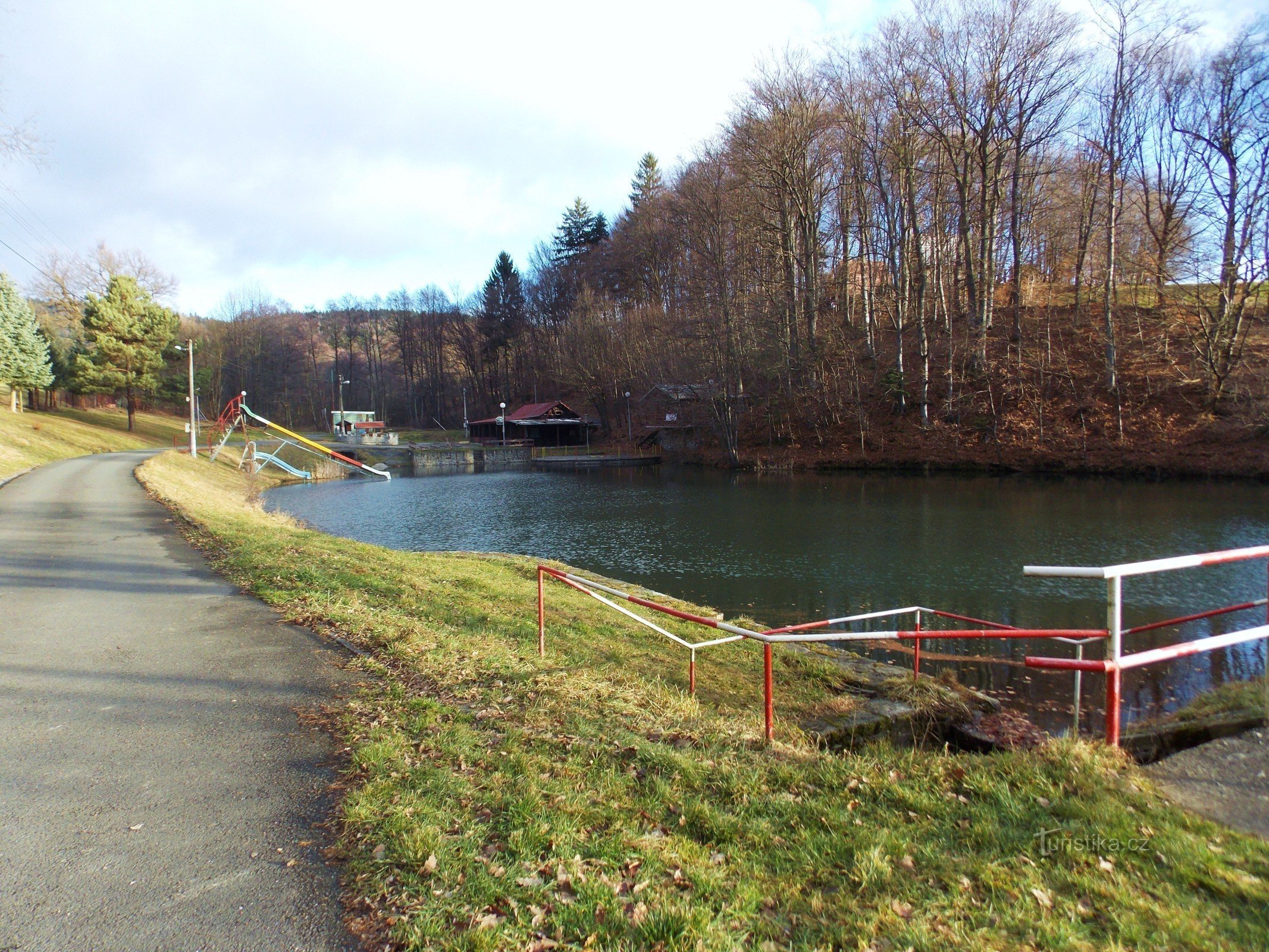 Naturlig pool - Vlčková