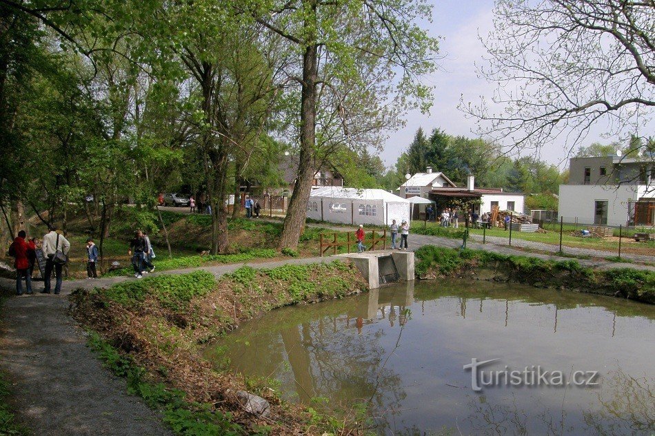 Natuurpark Vodice in Praag-Uhřínevsi