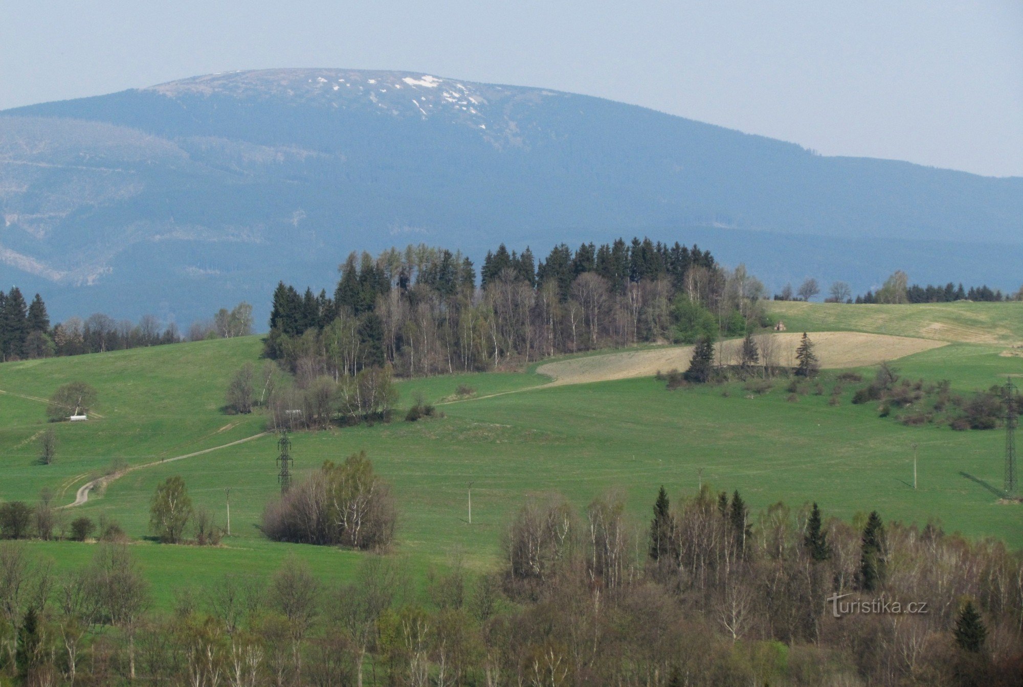 Natuurlijke uitkijkpost over Přední Alojzov