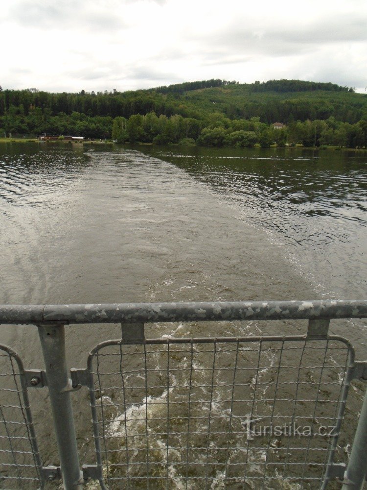 BYSTRC Wharf - STOP DE DIRECȚIE LA ANCORA