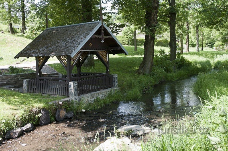 Un rifugio presso il torrente Moravický