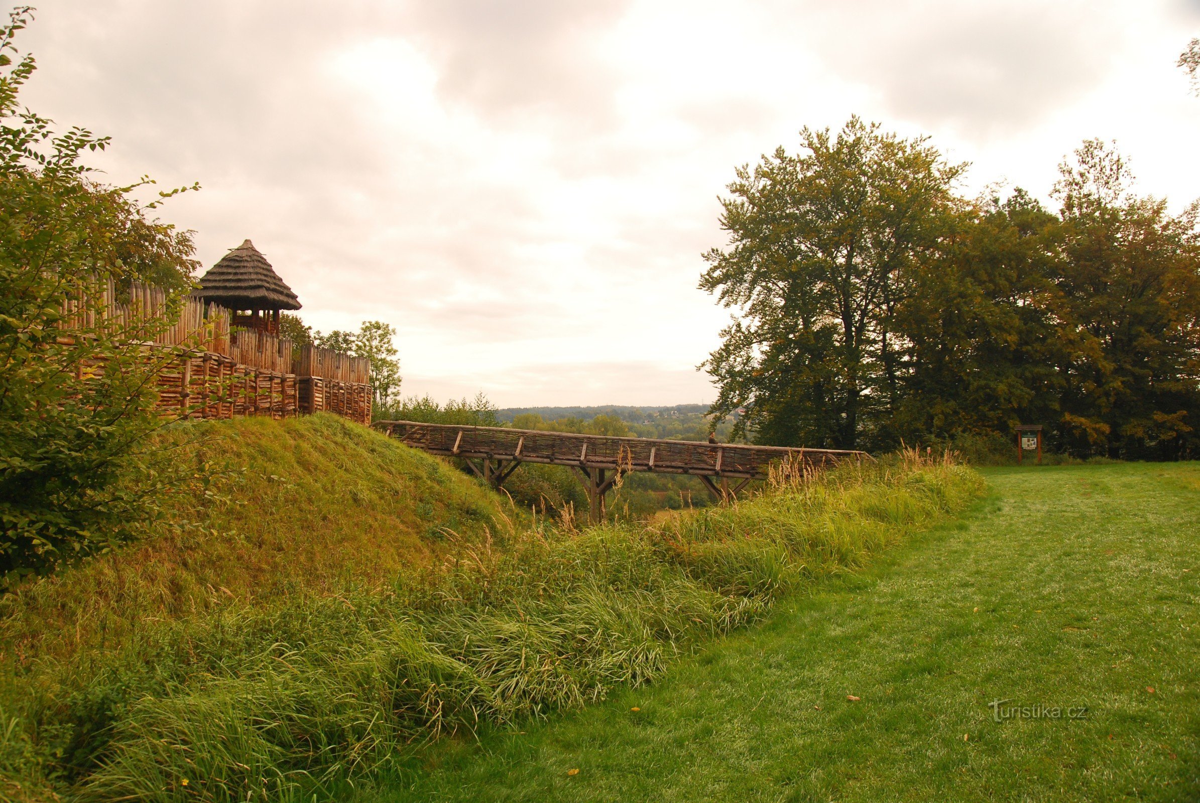 Acces la castel prin pod