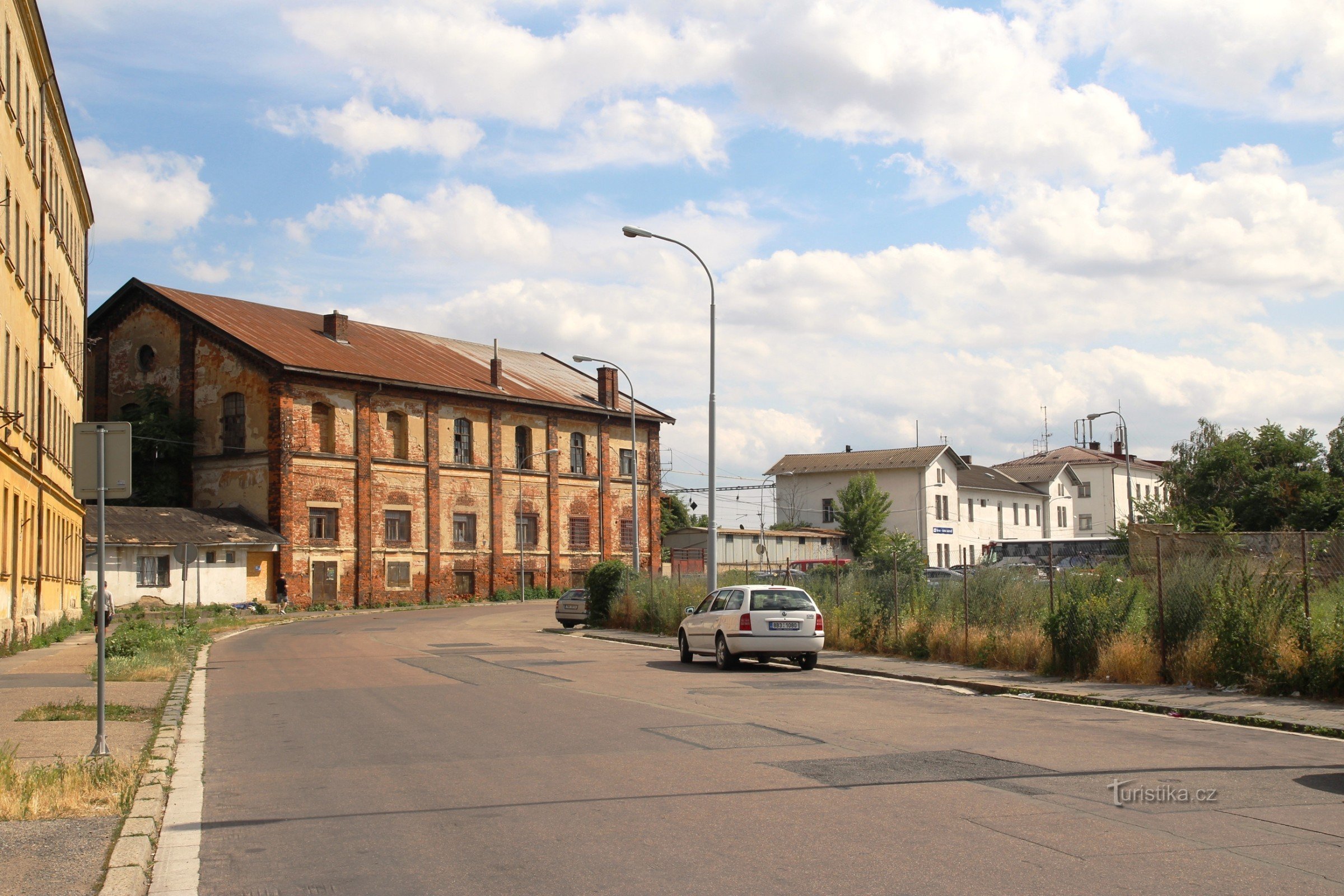 Access to the station via Rosická street
