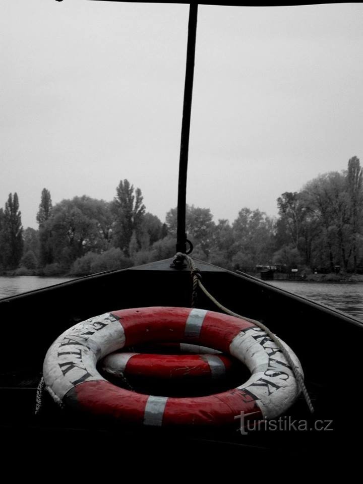 Ferry Císařská louka - Vytoň - Náplavka Smíchov