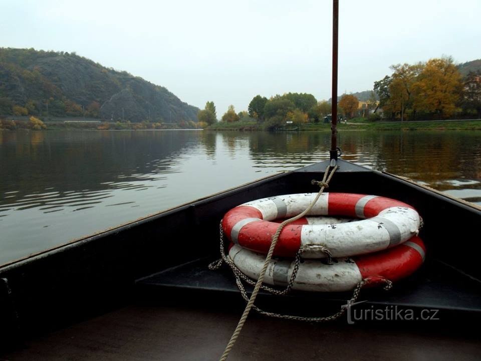 Ferry Sedlec - Châteaux