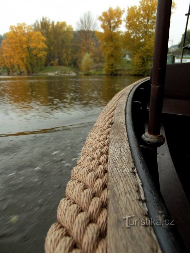 Ferry in Podbaba - Podhoří