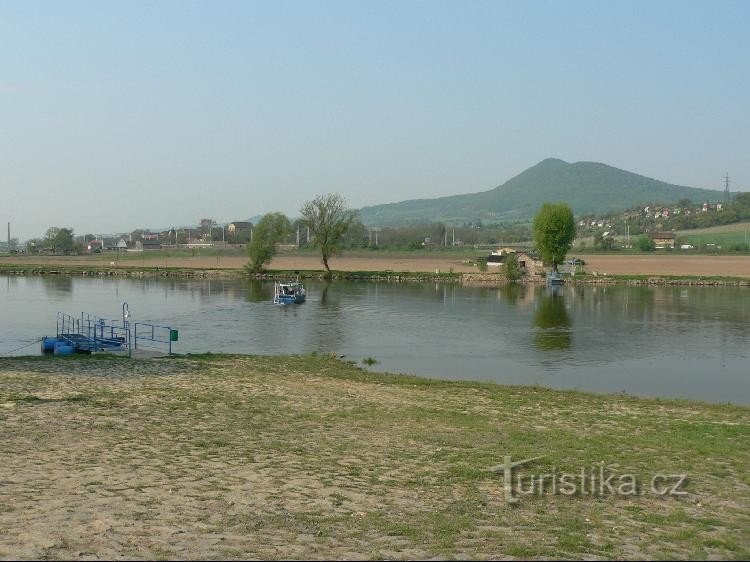 Feribotul de la Malé Žernoseke