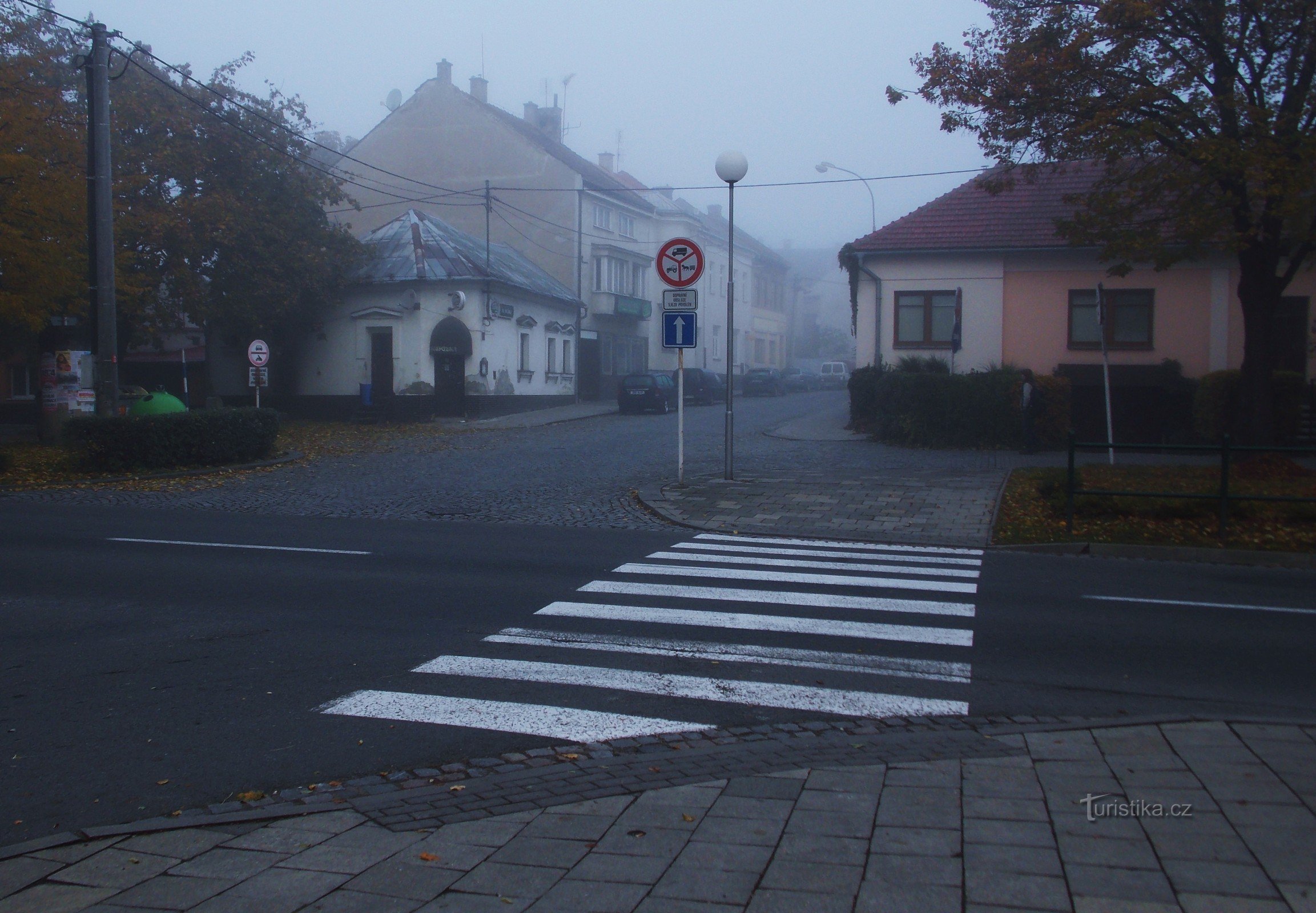 O plimbare prin centrul orașului Kojetín