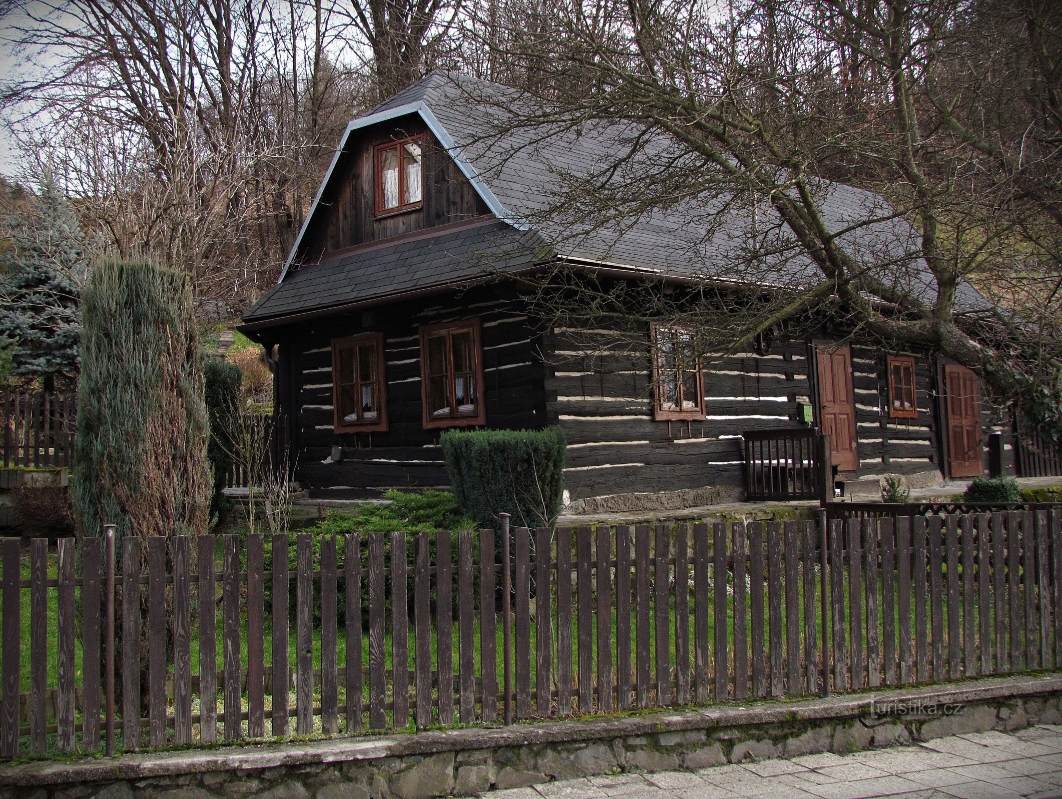 Spaziergang durch das Dorf Vlčková