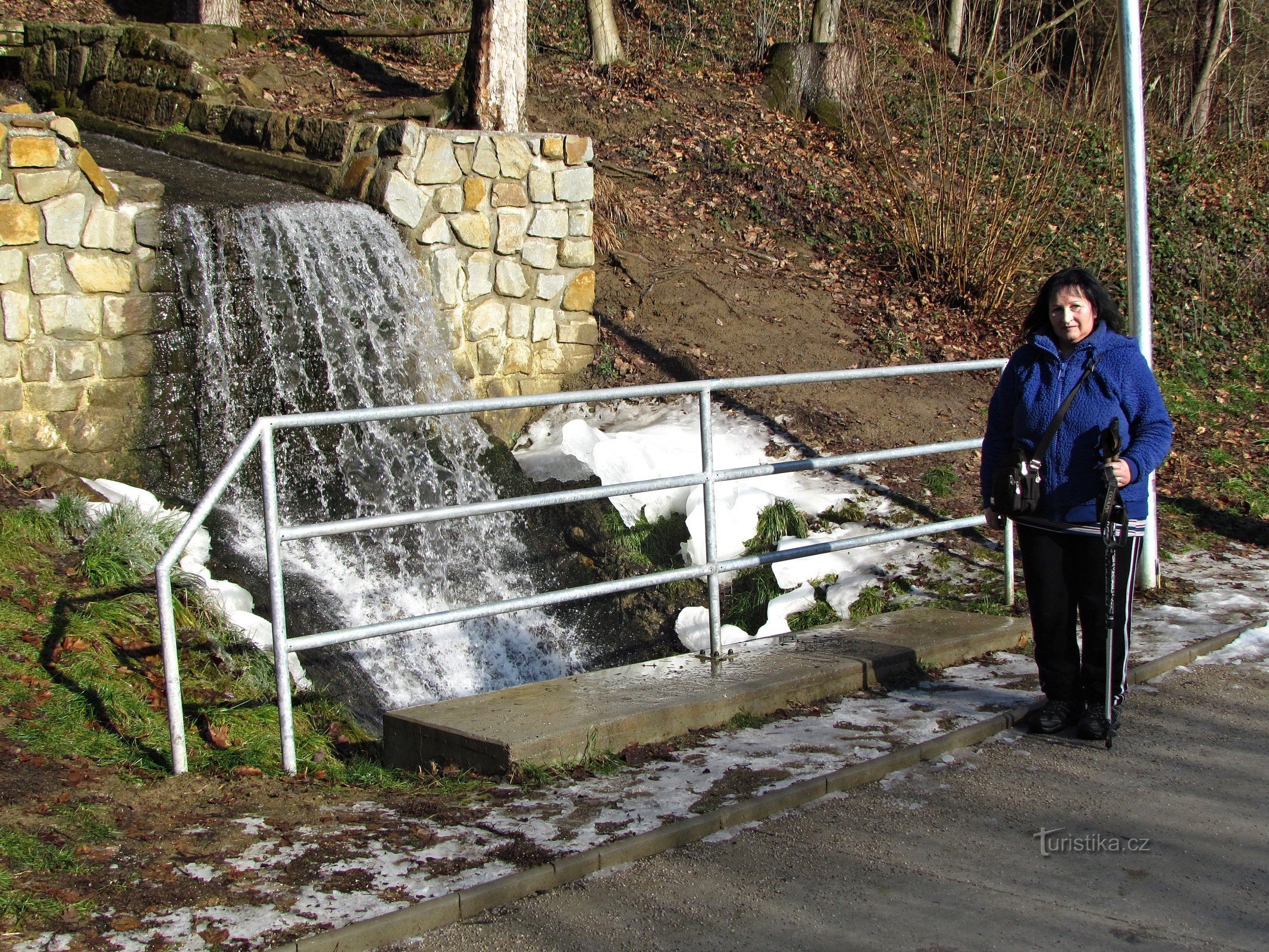 Una passeggiata nel vicolo Jurkovičová a Luhačovice