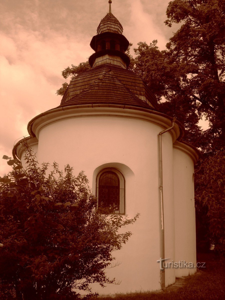 Spaziergang zur ältesten Rotunde in Česká Třebová