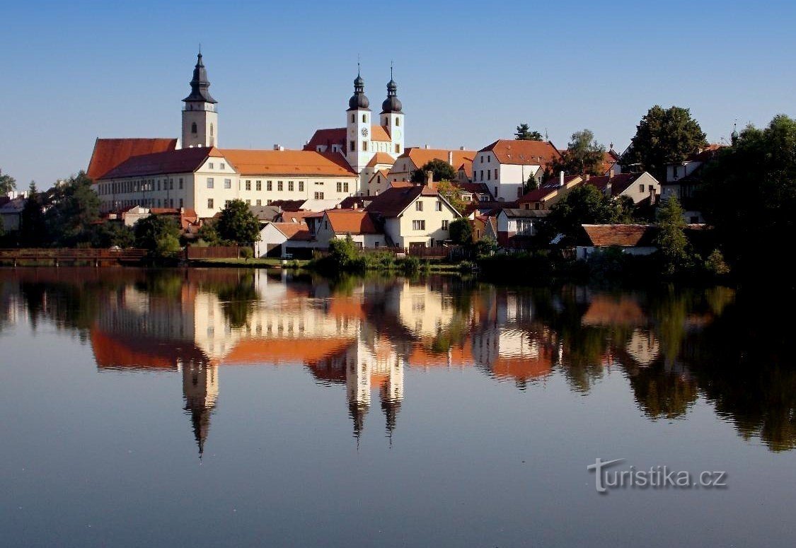 A walk around the Telč ponds and their nooks and crannies