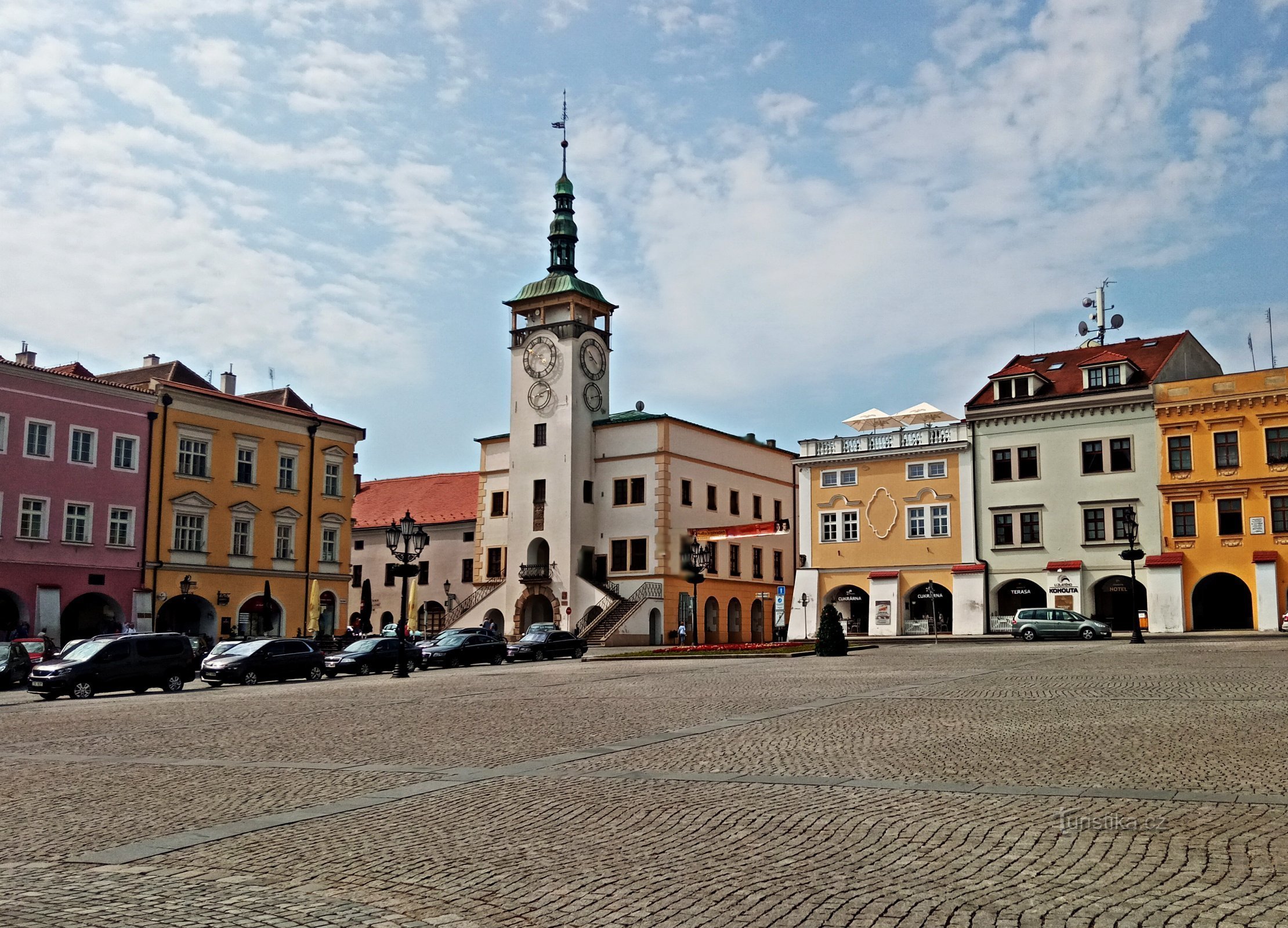 Spaziergang durch Velké náměstí in Kroměříž