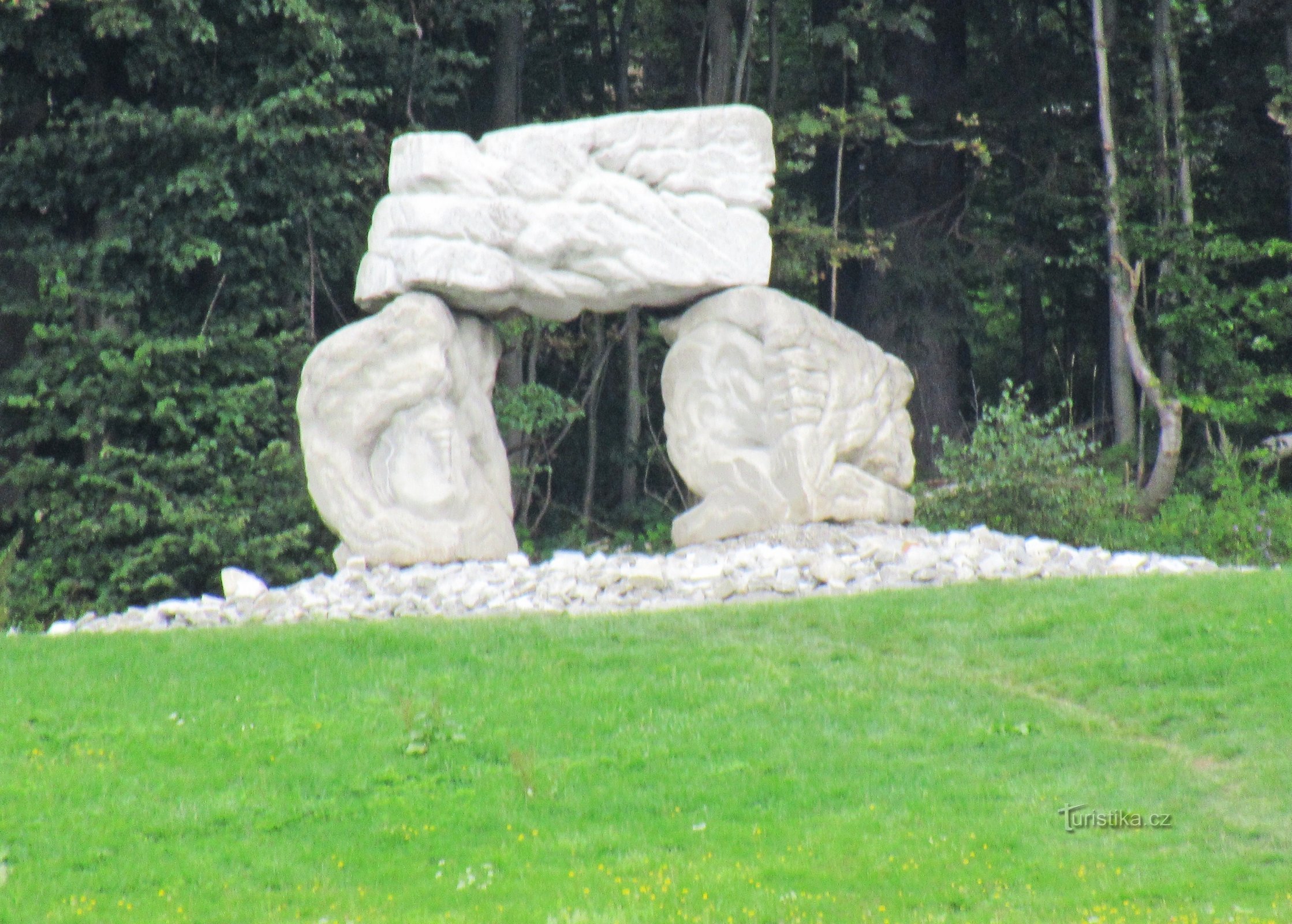 A walk along Priessnitz avenue above the spa town of Jeseník