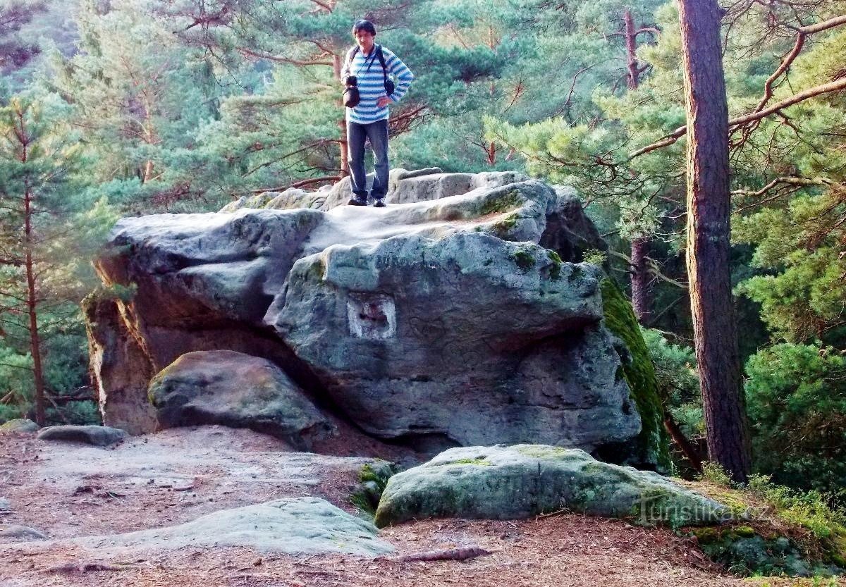 A walk through the rocks through Toulovcovy Maštale