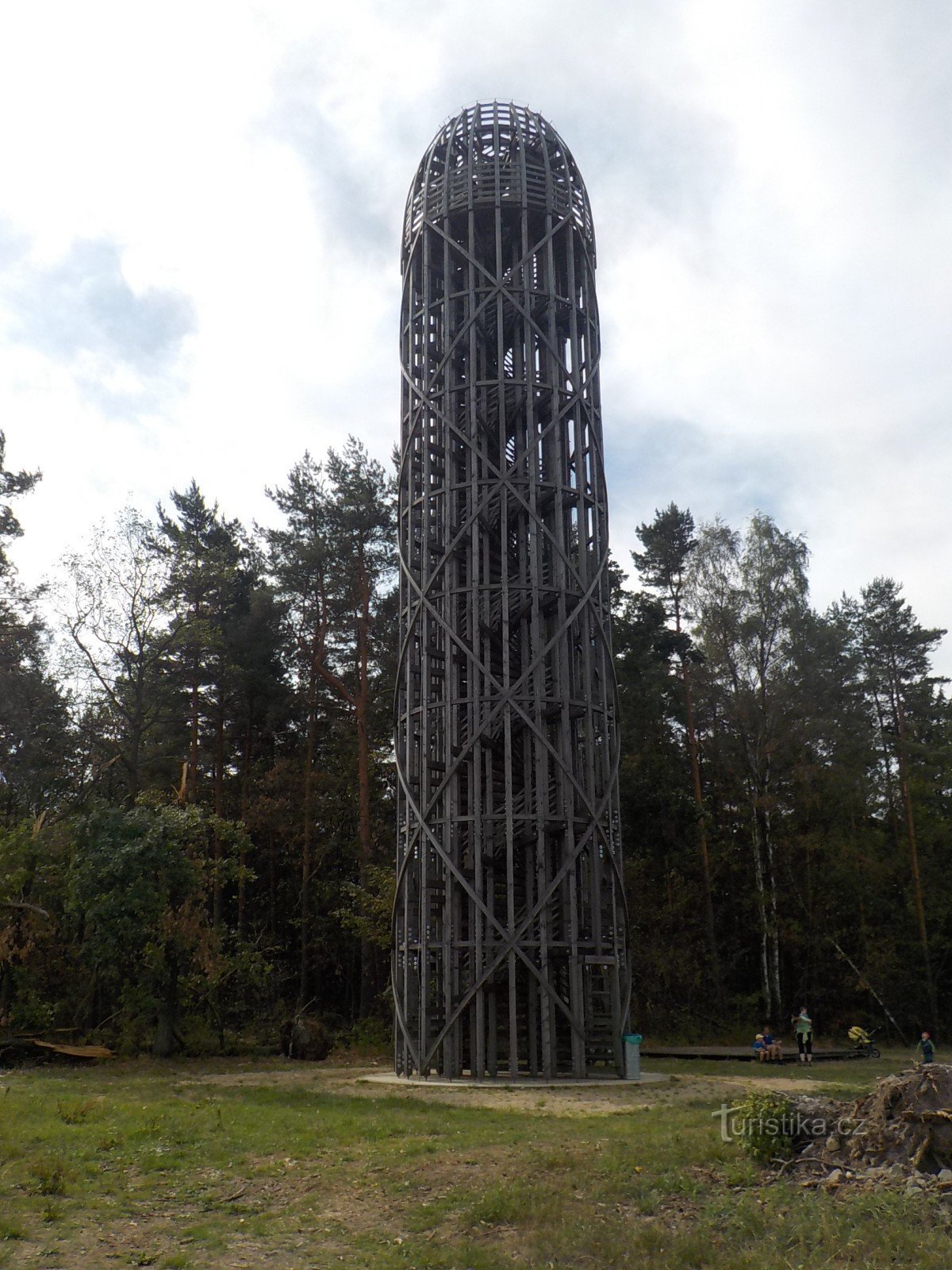 UMA CAMINHADA DE DŘETþICHOV AO PONTO DE VISTA HEŘMANICE E DE VOLTA