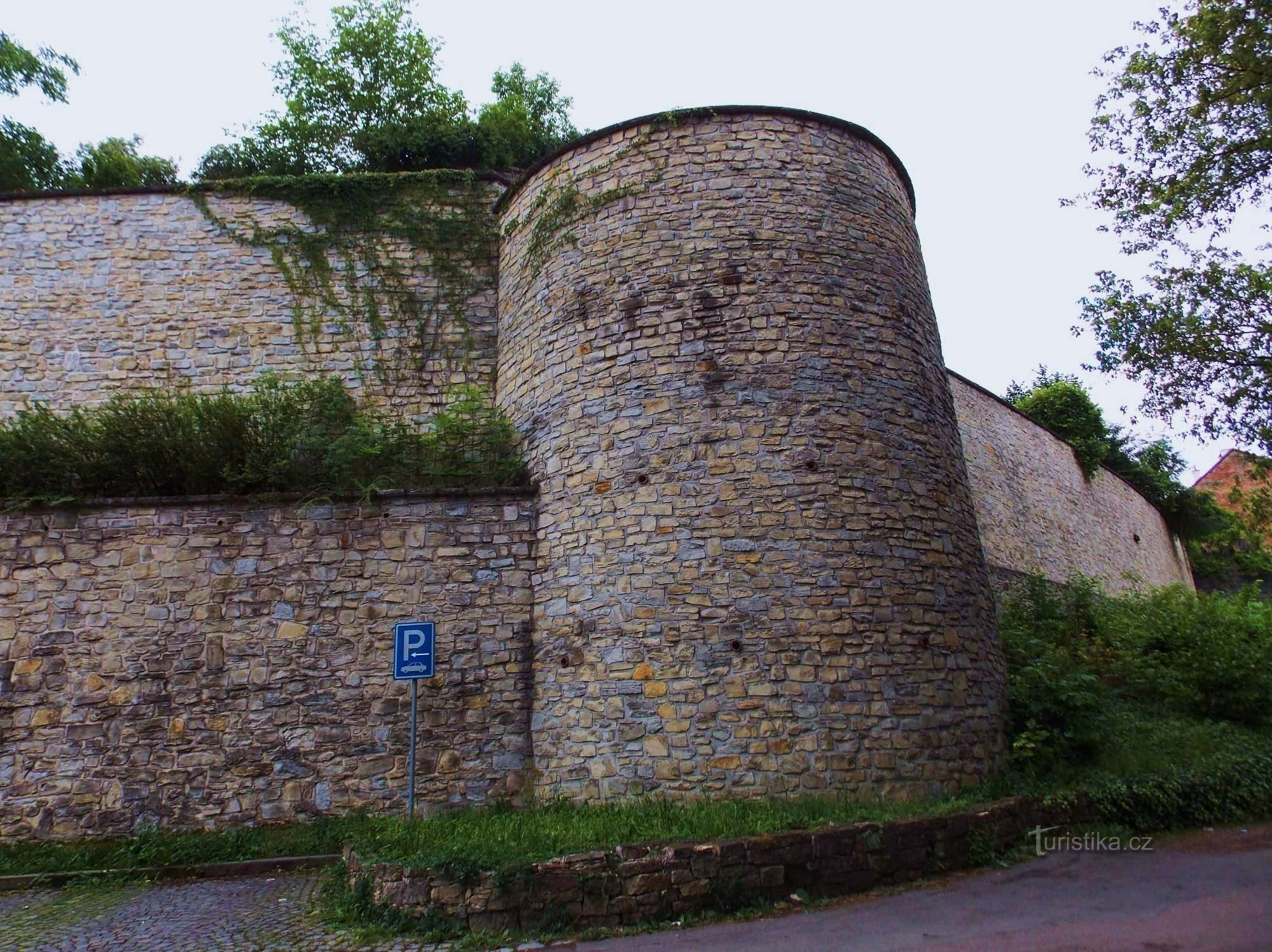 Een wandeling rond de vestingwerken in Chrudim