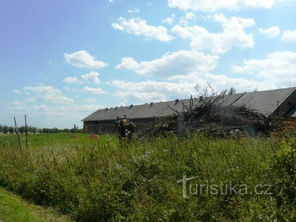 Meghosszabbított út, táj nem messze Kuksutól