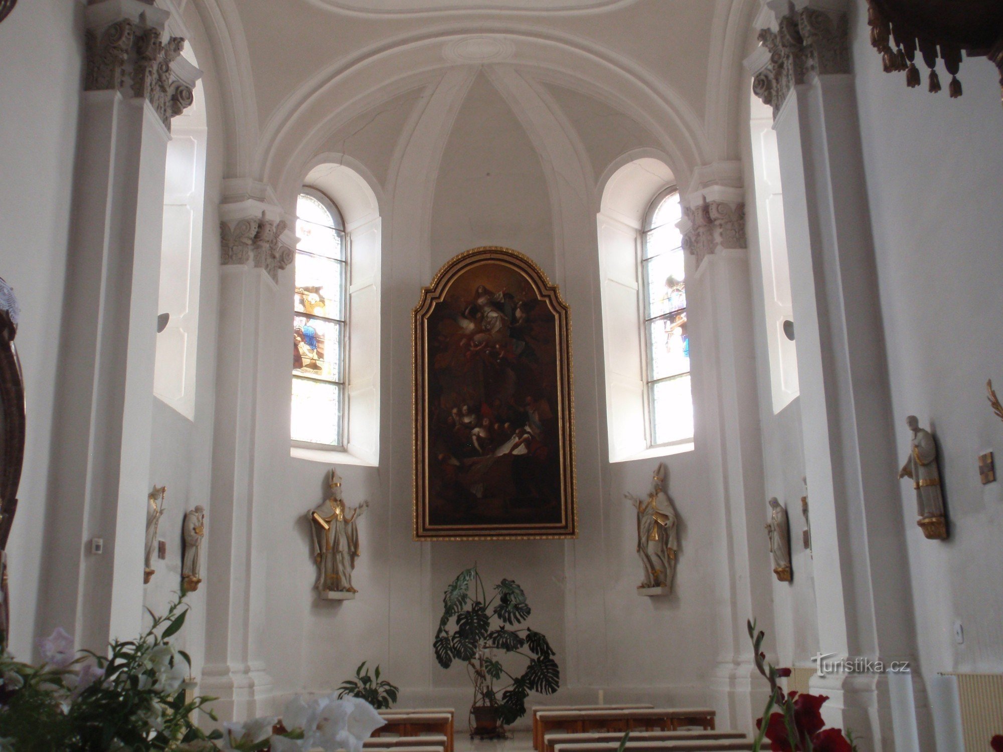 Tour of the Church of the Assumption of the Virgin Mary in Ivančice - interior