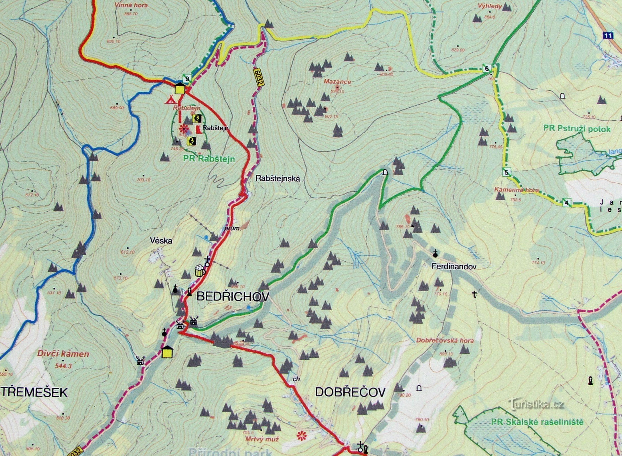 Rundtur i den nedre delen av klippstaden på Maliník