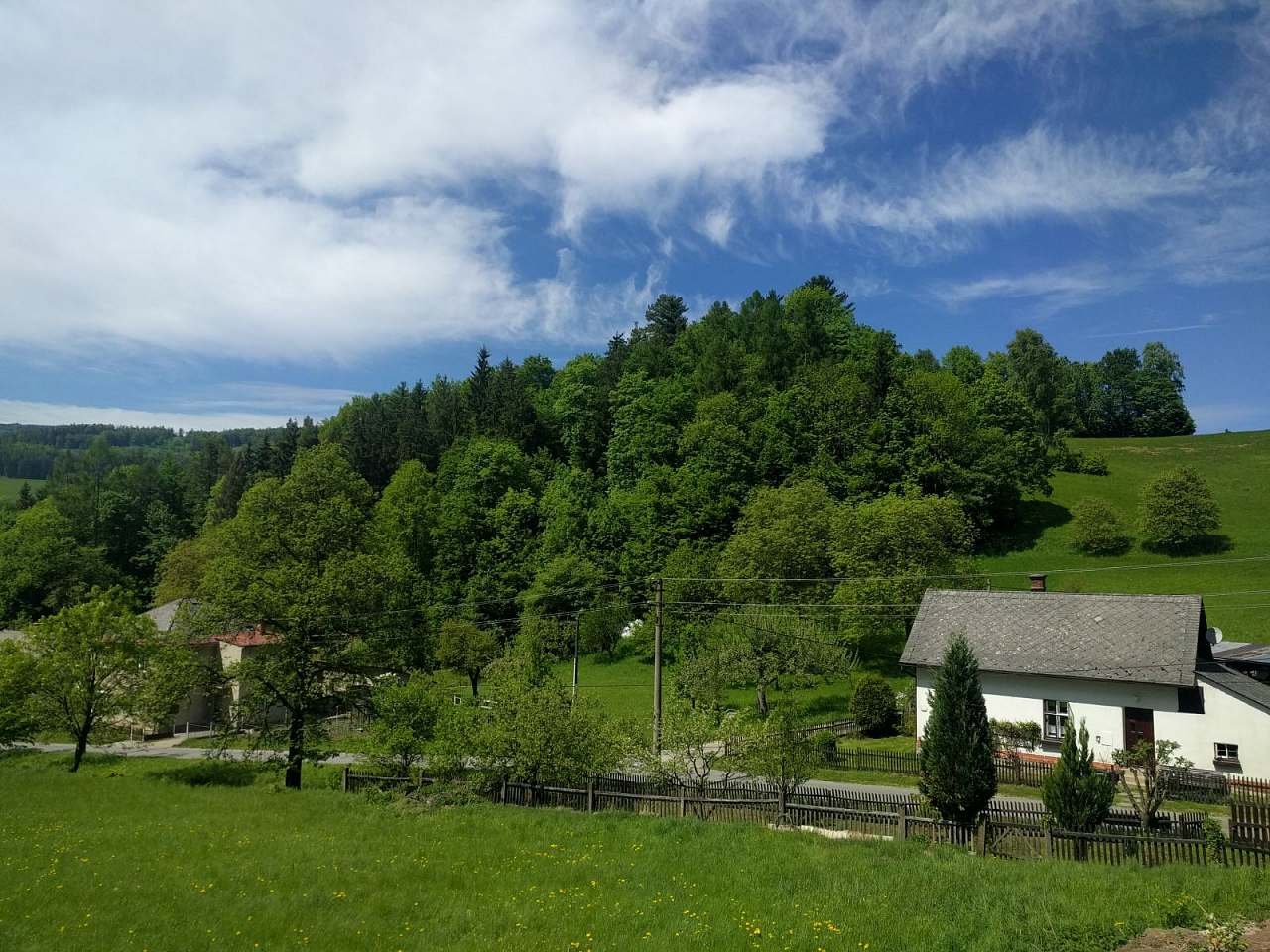 Alugar uma casa de campo no fim do mundo nas montanhas Jeseníky