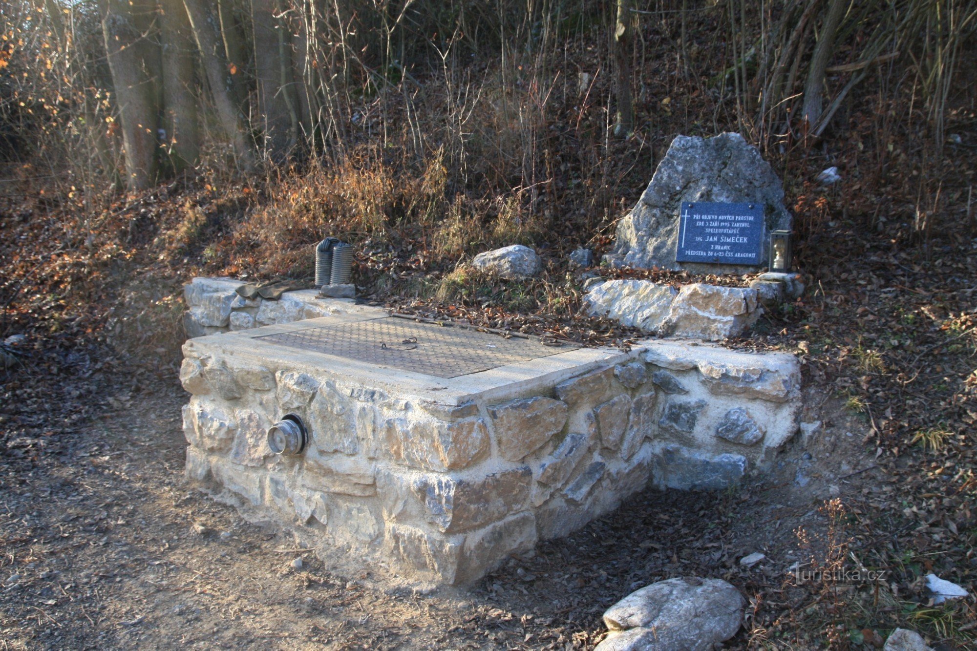 Cueva de Lopač y cueva de Lopač