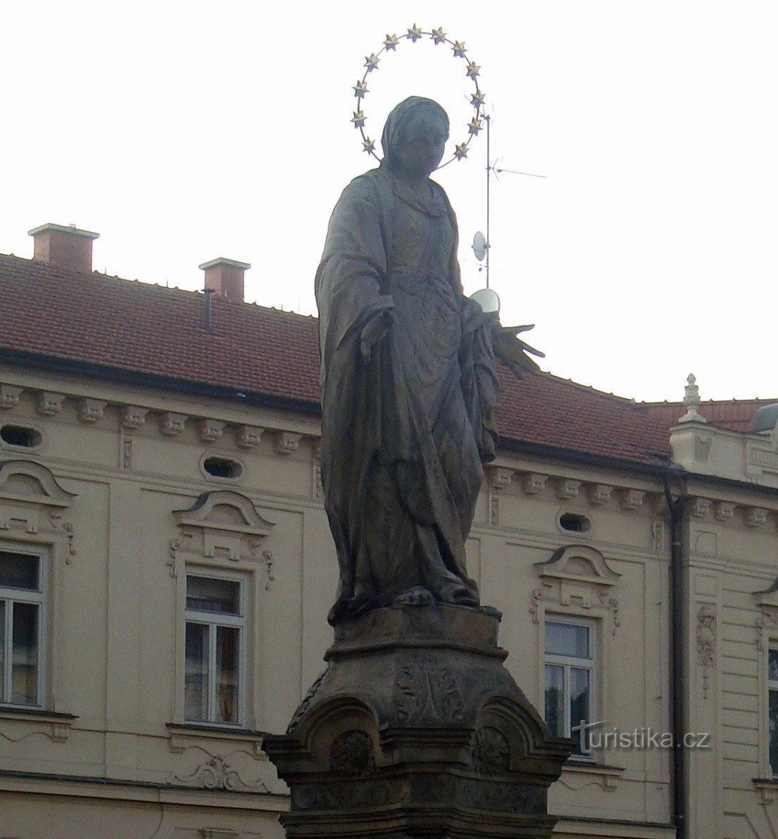 Prostějov - Place Edmund Husserl - statue de P. Marie Karlovská - Photo : Ulrych Mir.