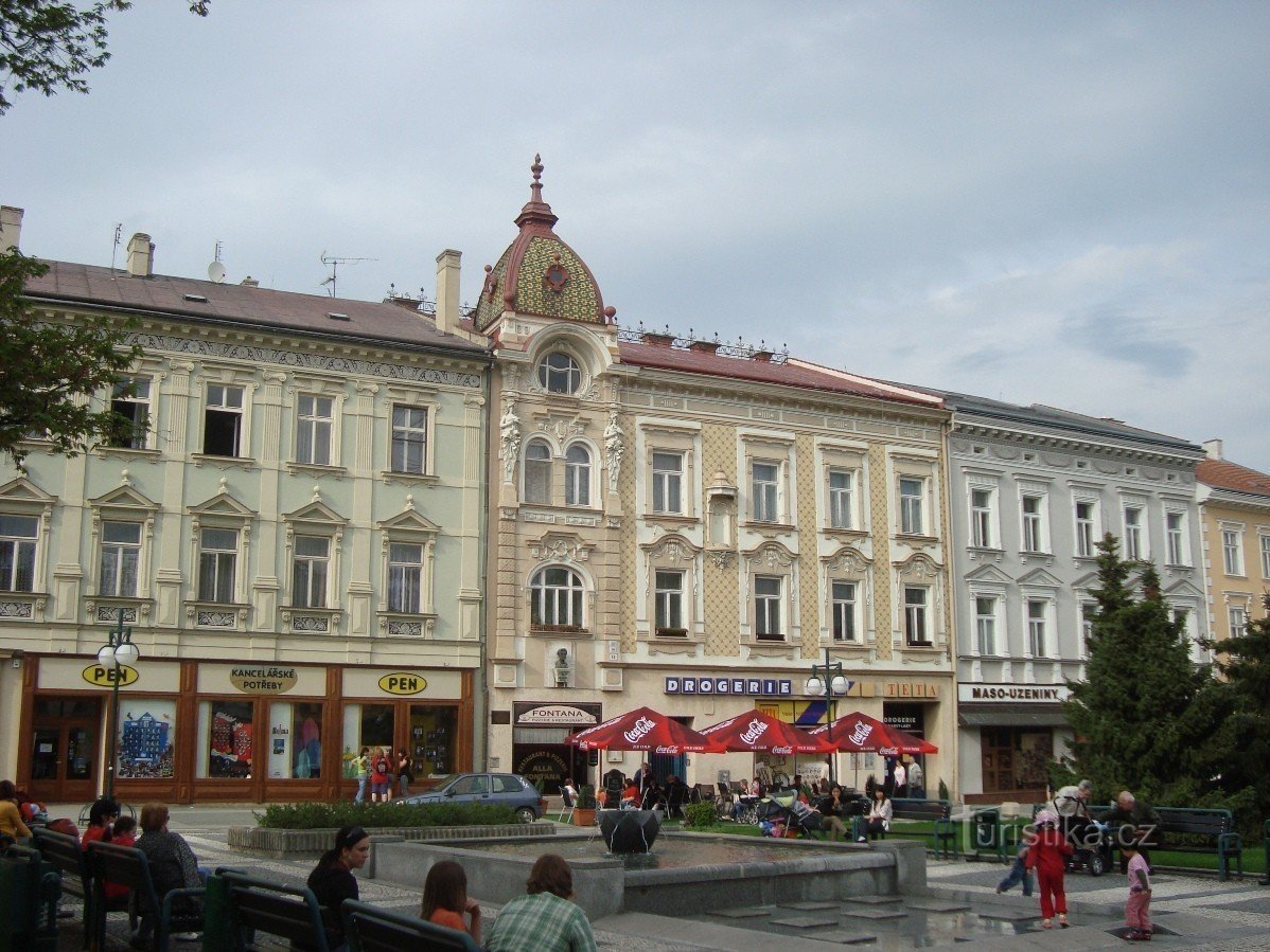 Prostějov-náměstí T.G.Masaryka-dům U Sv.Antonína-rodný dům J.Wolkera-Foto:Ulrych Mir.