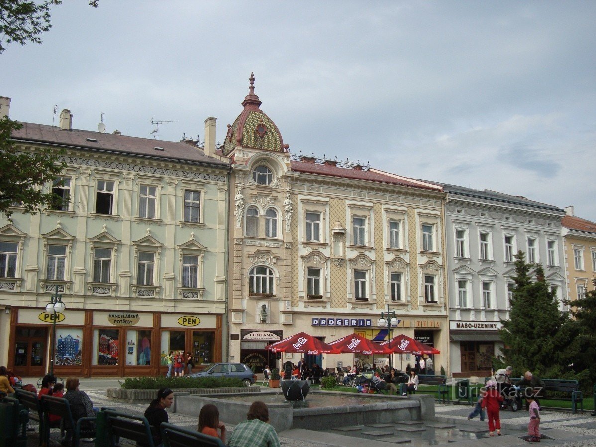 Prostějov-náměstí TGMasaryka-casa U Sv.Antonín-casa de cumpleaños de J.Wolker-Foto: Ulrych Mir.