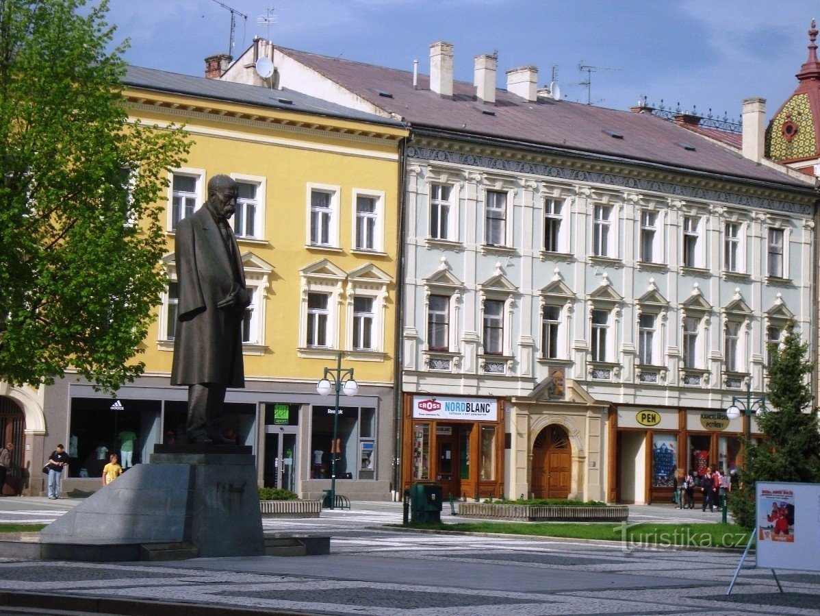 Prostějov - TGMasaryka-torget - TGMasaryka-monumentet - Foto: Ulrych Mir.