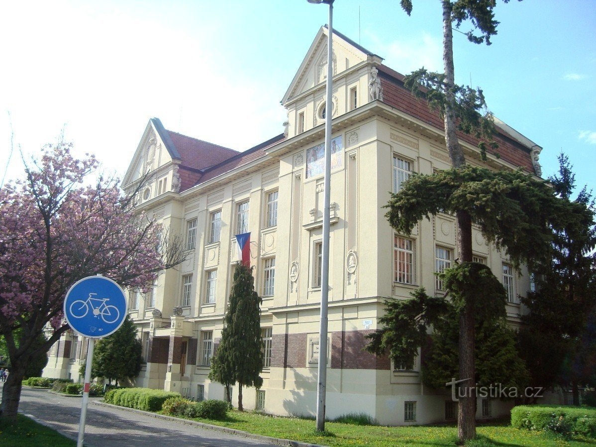 Prostějov-ZŠ và Trường mẫu giáo tại Skálov náměstí-Ảnh: Ulrych Mir.
