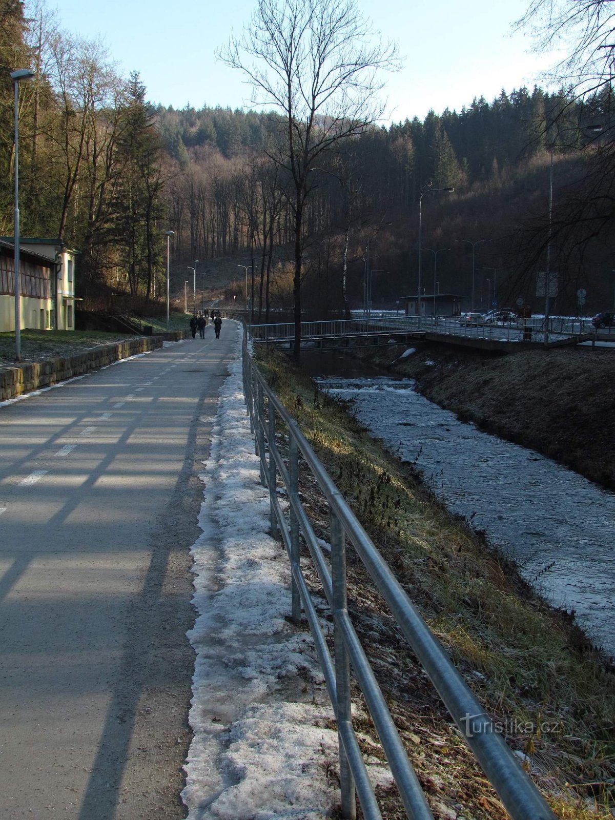 contra o fluxo de Štávnica