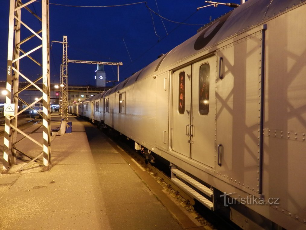 Antidrogtåg vid centralstationen i Hradec Králové