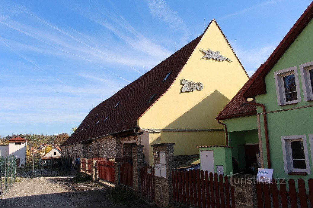 Protivín, budynek zoo